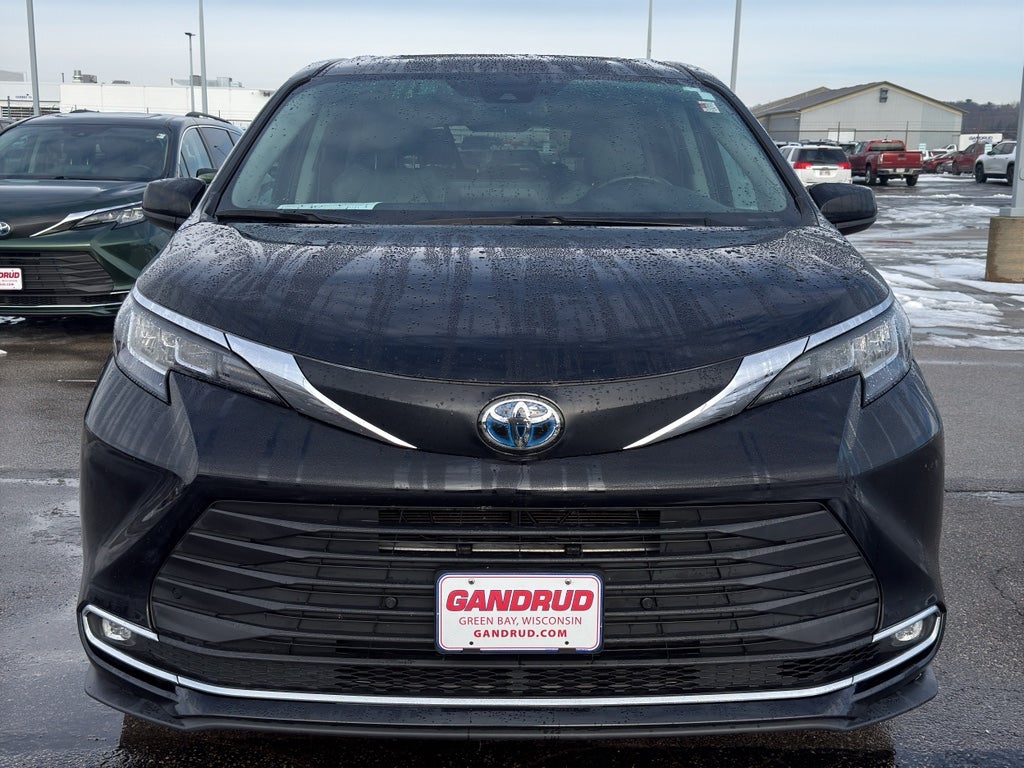 2022 Toyota Sienna XLE