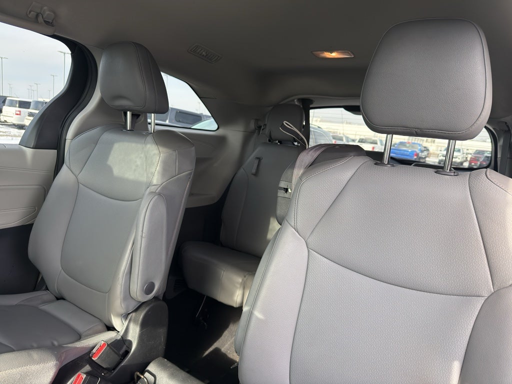 2022 Toyota Sienna XLE