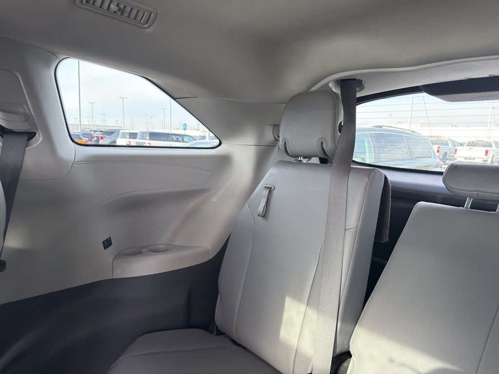 2022 Toyota Sienna XLE