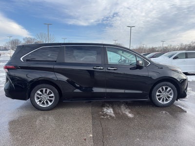 2022 Toyota Sienna XLE