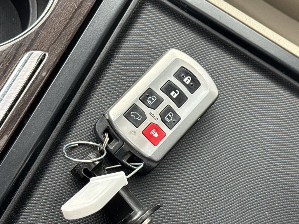 2018 Toyota Sienna XLE Auto Access Seat