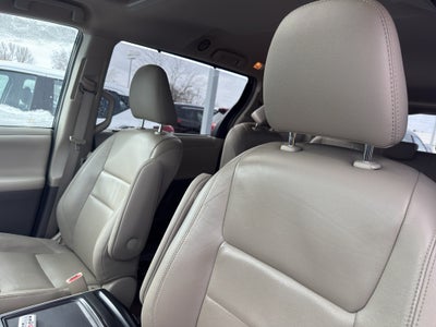 2018 Toyota Sienna XLE Auto Access Seat