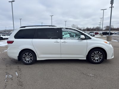 2018 Toyota Sienna XLE Auto Access Seat