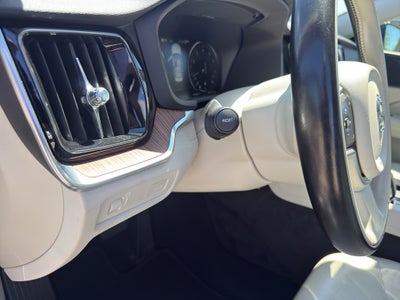 2022 Volvo S60 Momentum