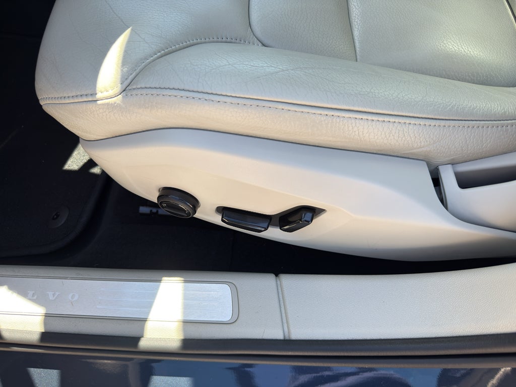 2022 Volvo S60 Momentum