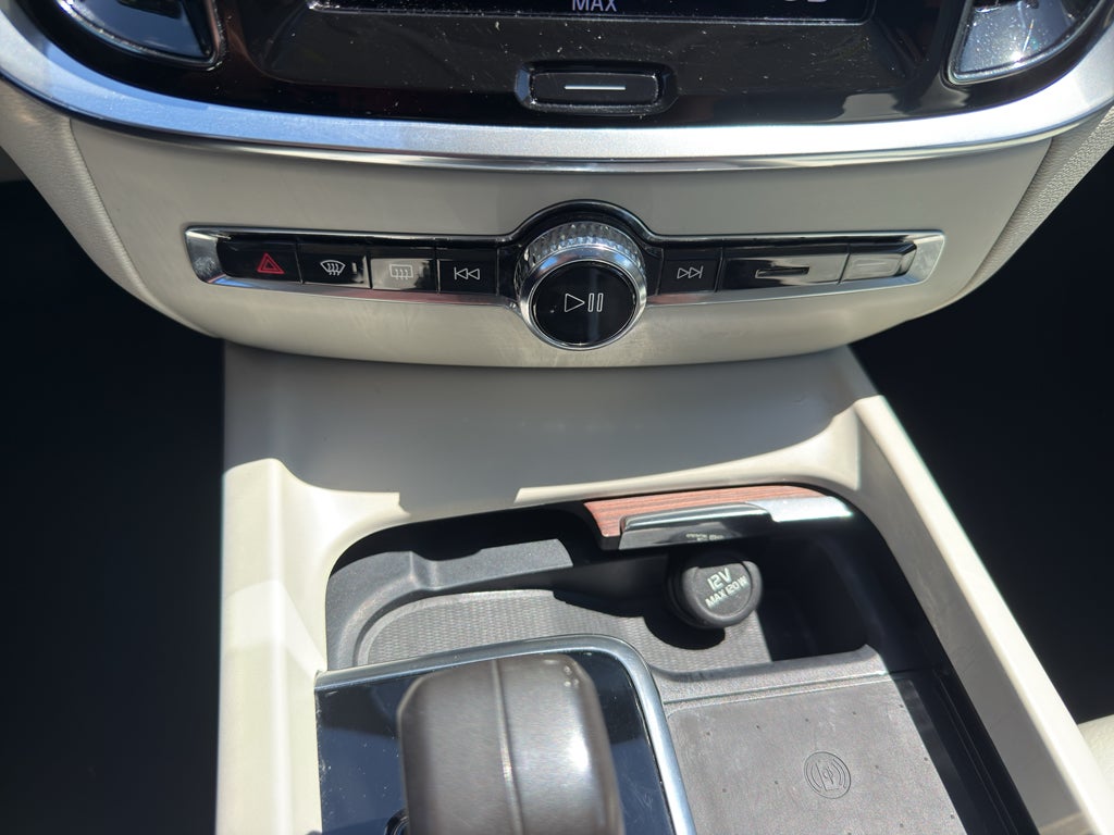 2022 Volvo S60 Momentum - Photo 21