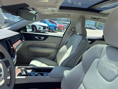 2022 Volvo S60 Momentum