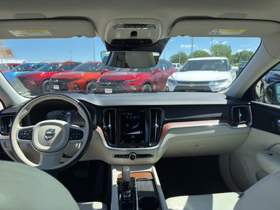 2022 Volvo S60 Momentum