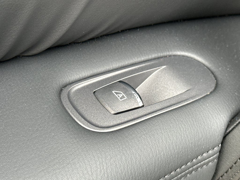 2024 Nissan Armada SV