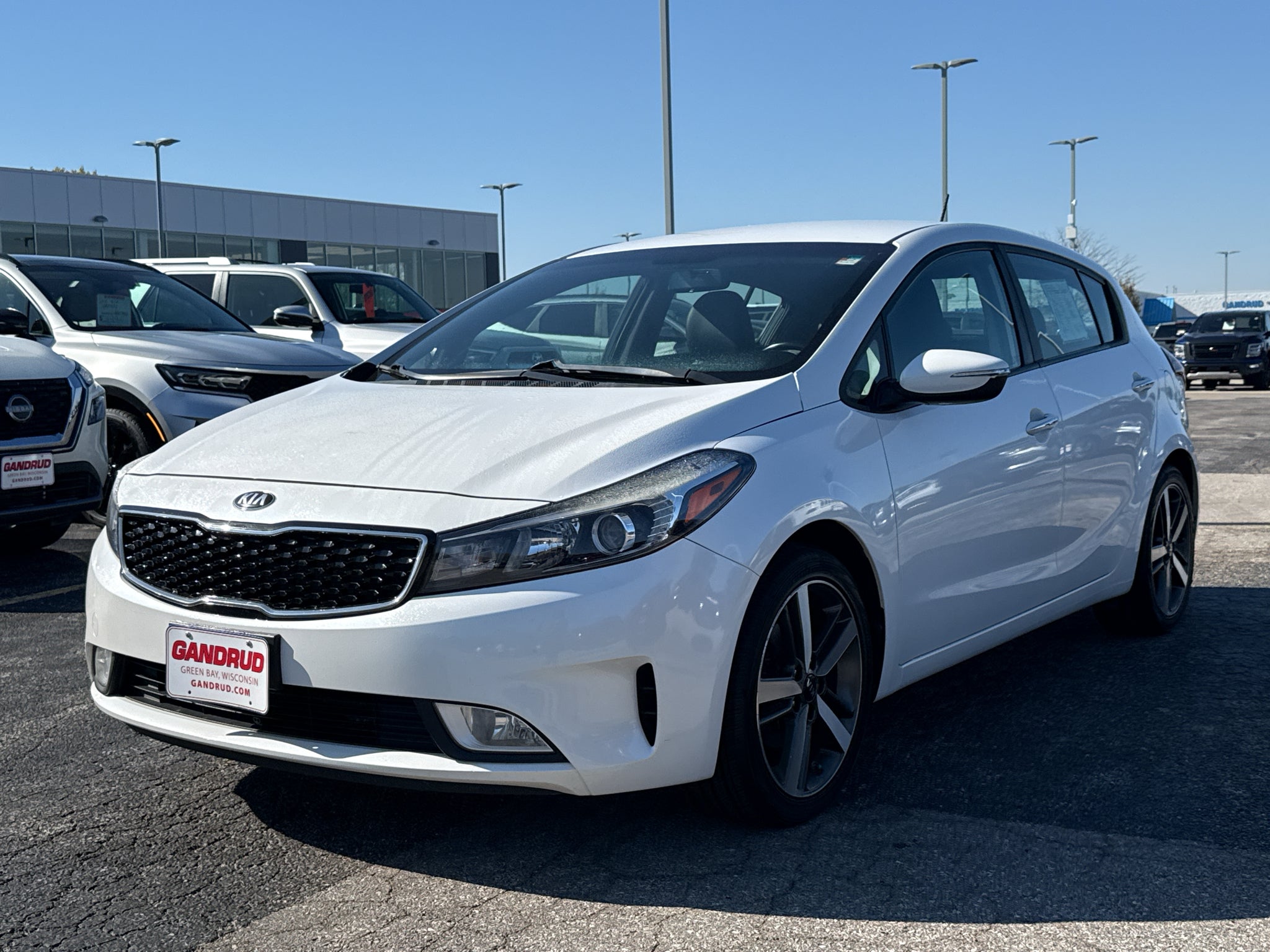 Used 2017 Kia Forte5 EX with VIN KNAFX5A84H5725765 for sale in Green Bay, WI