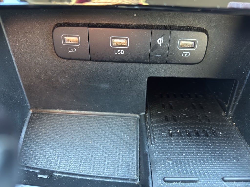 2024 Kia Carnival EX